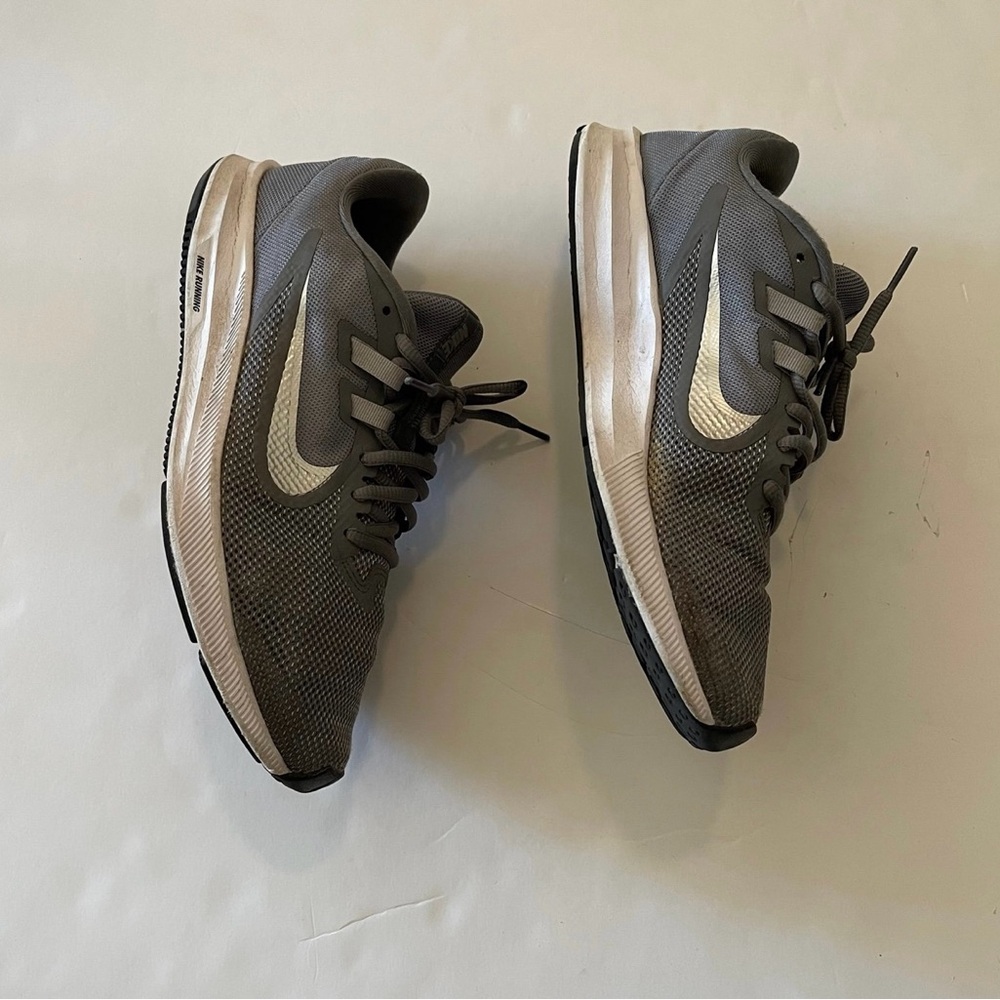 Revolution 5 Grey Nike Unisex Running Shoes